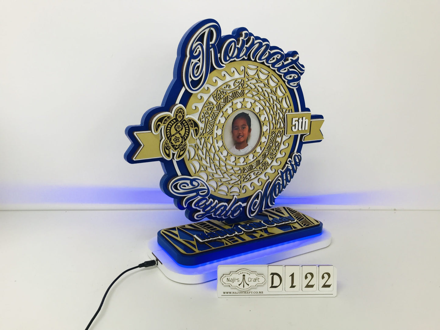 D122 Cook Island Plaque