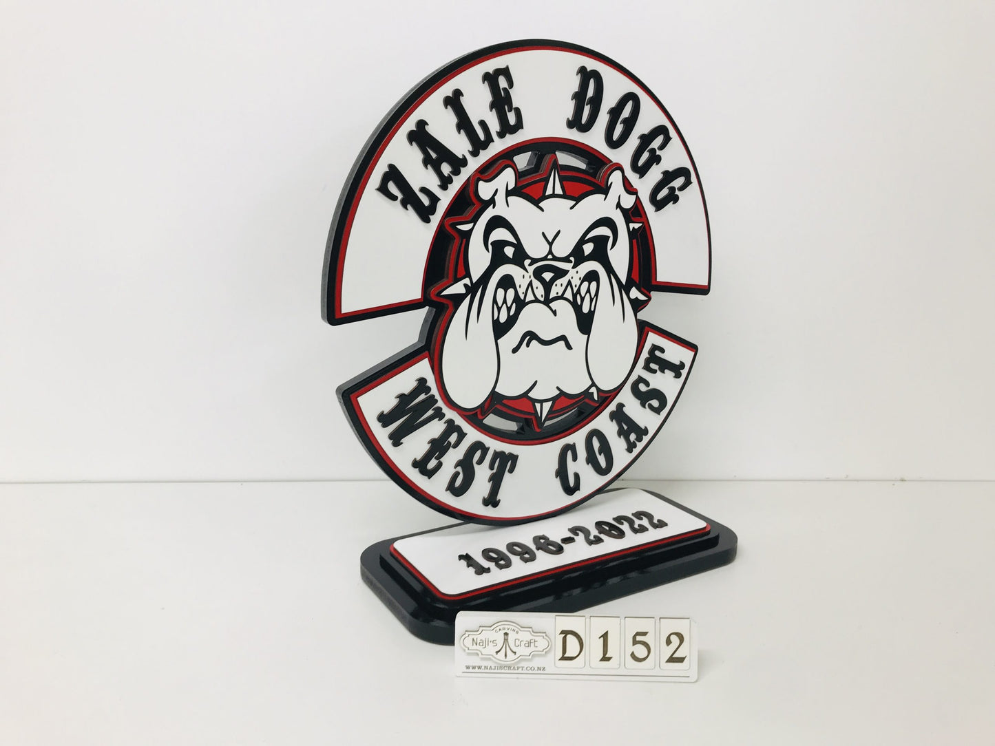 D152 West Coast Dogg Plaque