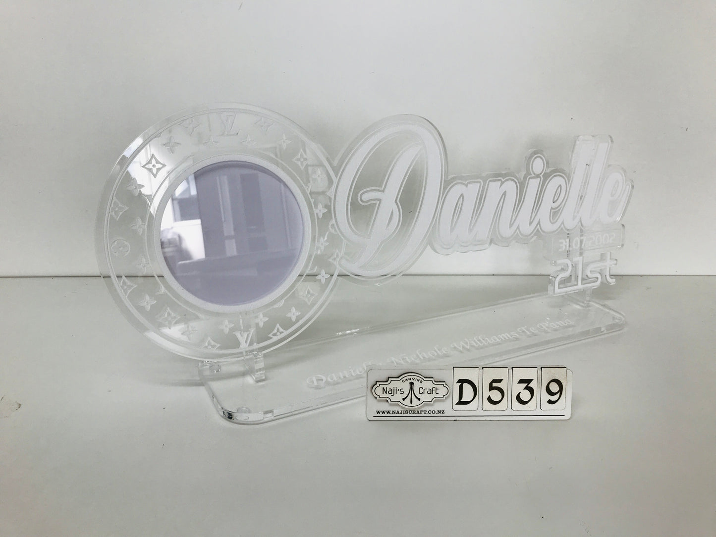 D539 Acrylic Birthday Key